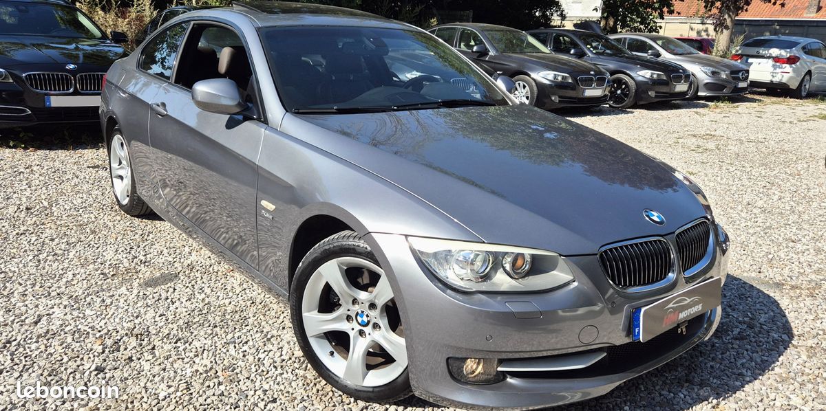 Tres belle bmw 325i x-drive e92 serie 3 coupe phase 2 lci 2012 3.0 essence 6 cylindres en lignes 4 roue motrices 4x4 tres rare 128 000 km 1er main carnet complet bmw gps xenon toit ouvrant 15 490 (image 1)