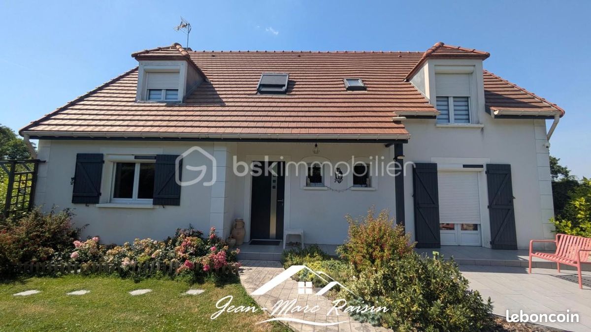 Maison 7 pièces 148 m² · à Condé-Sainte-Libiaire · 148 m² · 495 000 €