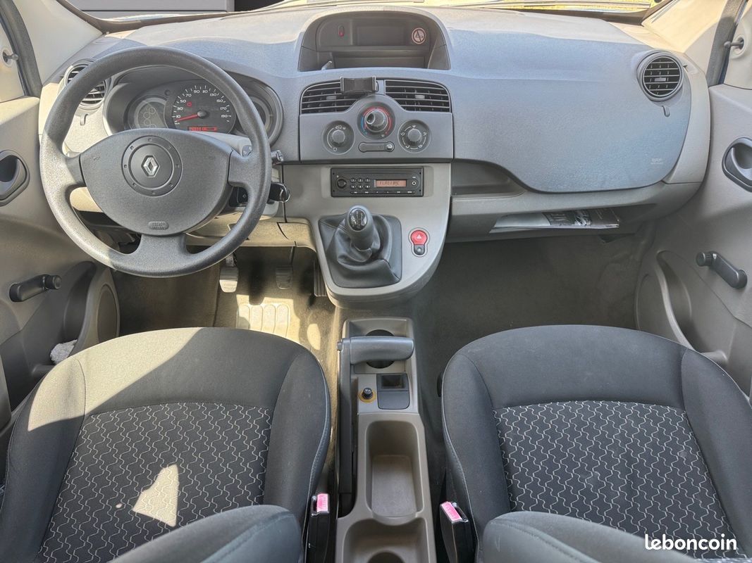 RENAULT KANGOO 1.5 dCi 70 eco2 Authentique 5 Places Garantie 12 mois (image 2)