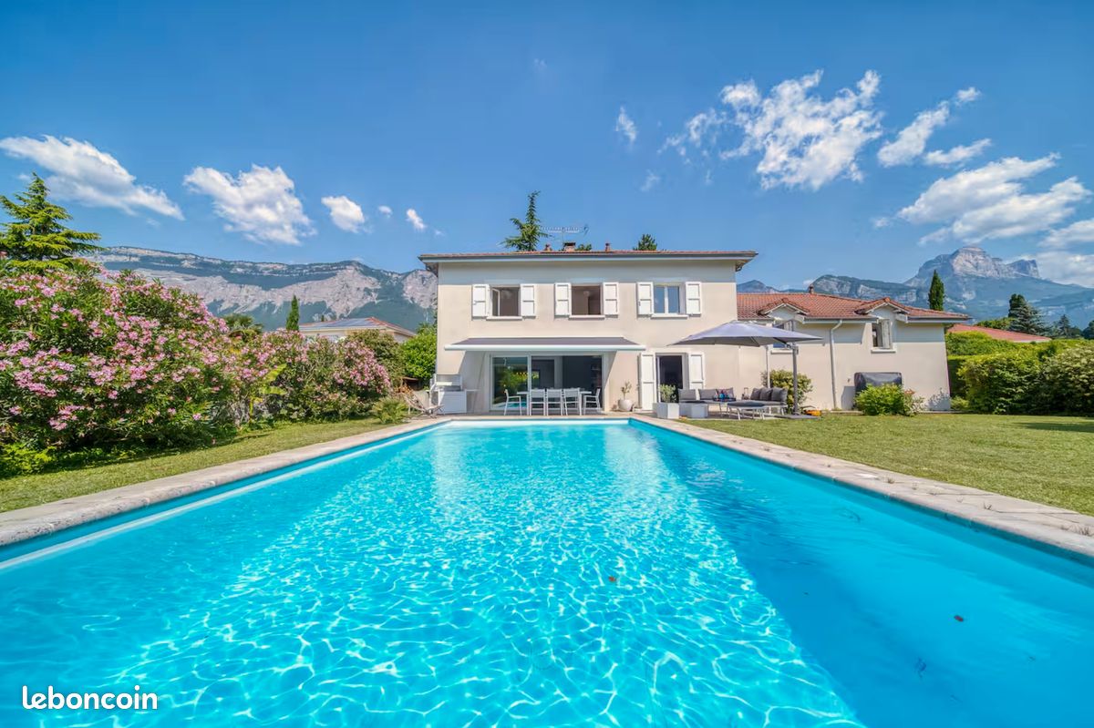 Maison 8 pièces 210 m² · à Saint-Ismier · 210 m² · 1 200 000 €