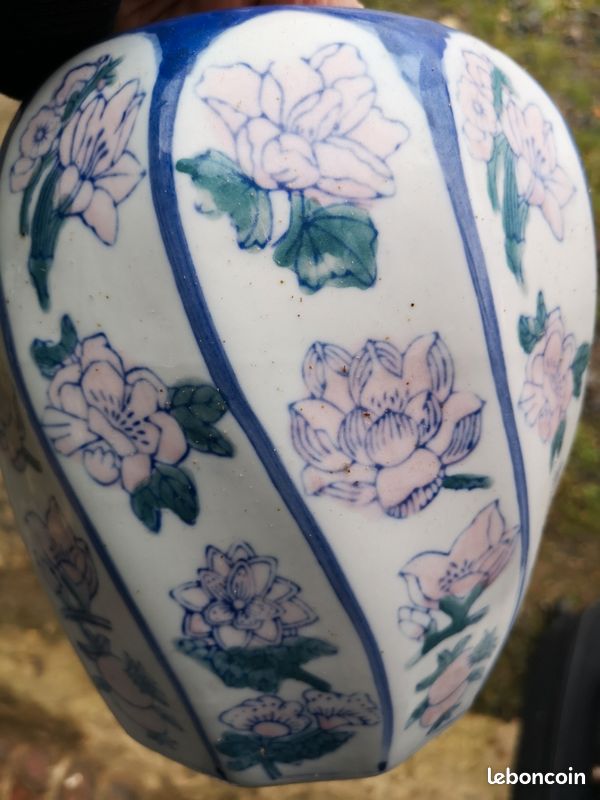 Vase (image 2)