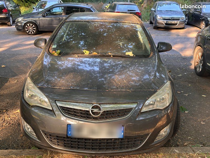 Opel Astra J (image 3)