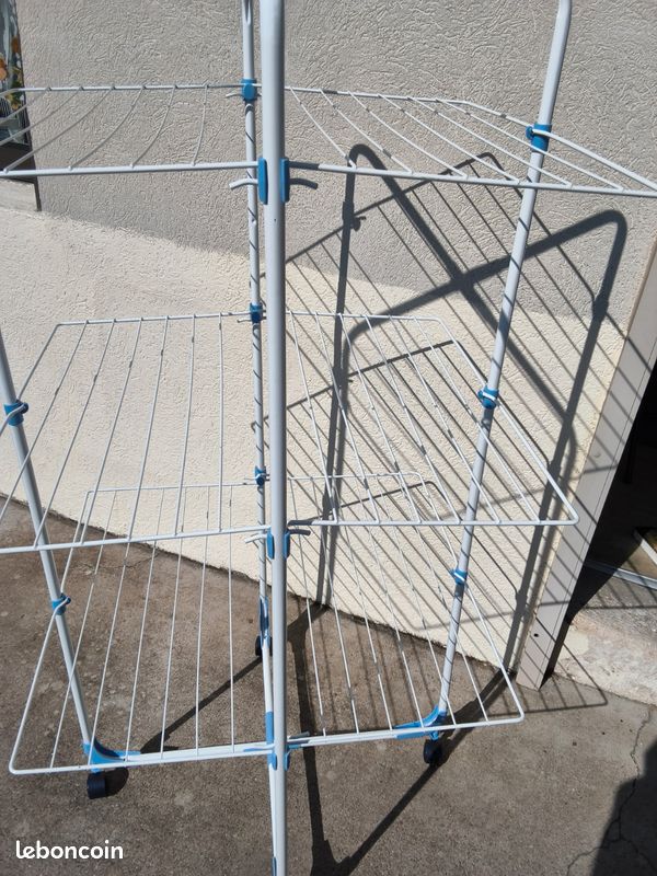 Séchoir à roulettes (image 1)