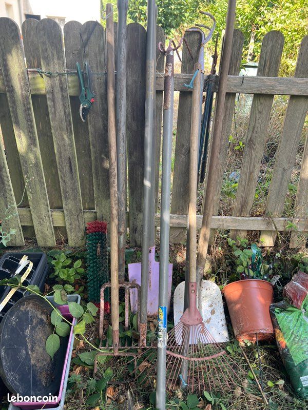 Lot d’outils de jardin (image 1)