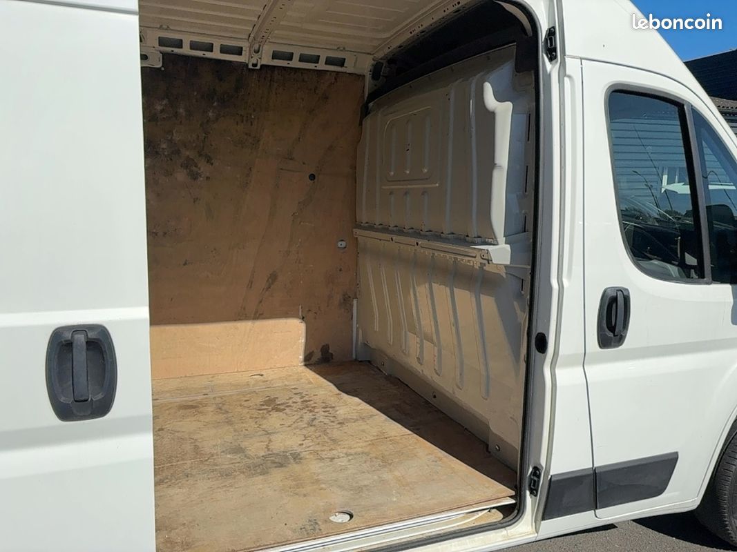 Peugeot Boxer (2) BLUEHDI 110 PREMIUM PACK 330 L2H2 (image 5)