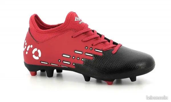 Crampons Umbro enfants neufs (image 1)