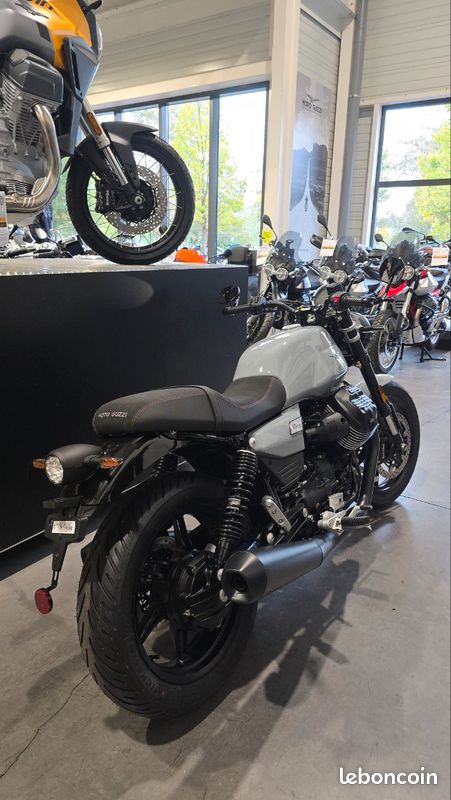 Moto Guzzi V7 Sport 850 A2 (image 9)