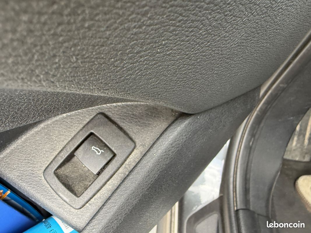 Bmw x1 1.8i 140 ch xline sdrive bva camera / sieges chauff / hayon elec (image 28)