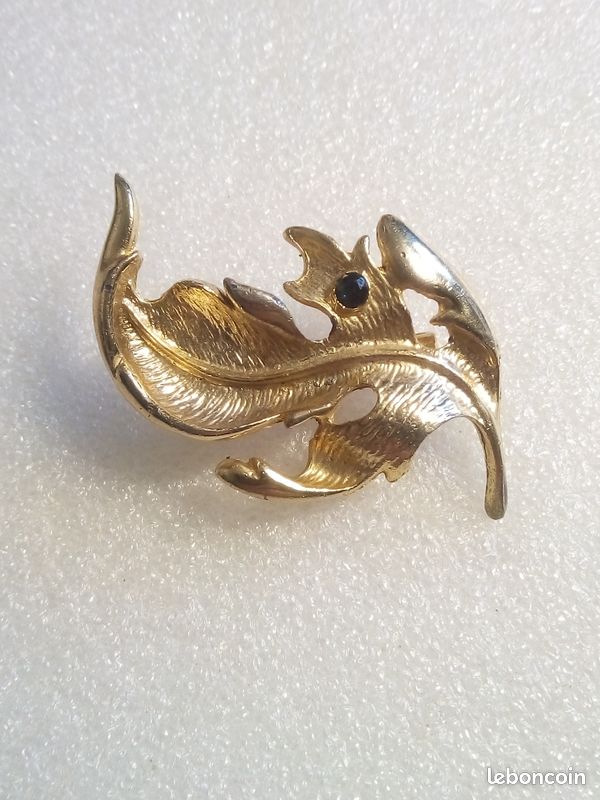Ancienne Broche Publicitaire Damart – Style Camée – Bijou Vintage