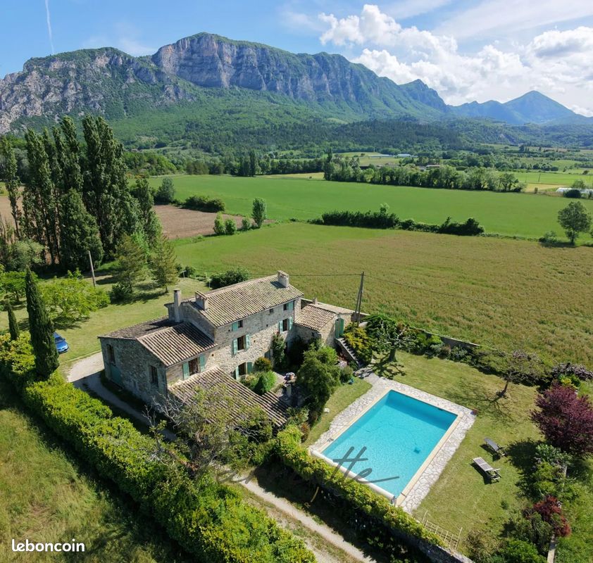 Maison 8 pièces 233 m² · à Saou · 233 m² · 689 000 €