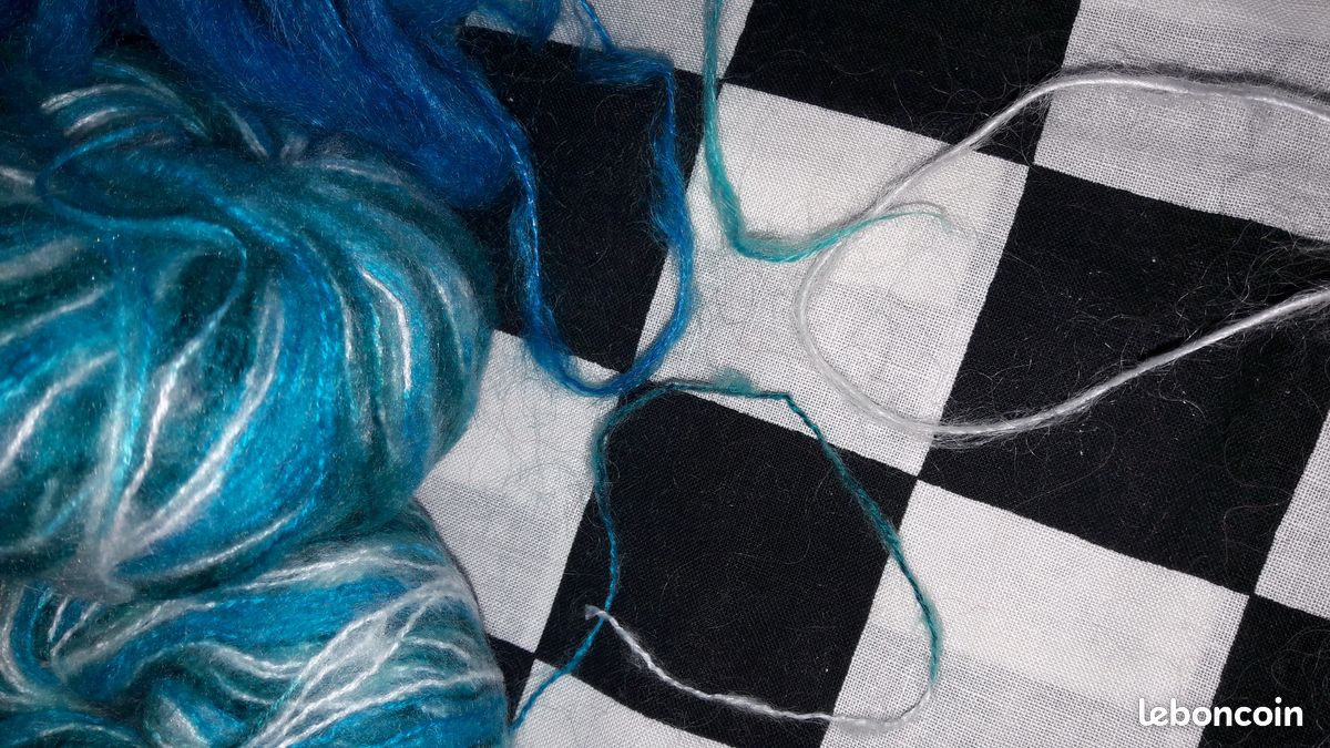 LOT de 6 pelotes neuves (155G au total) MOHAIR MÉLANGÉ, coloris assortis💦🔵⚪ (image 3)