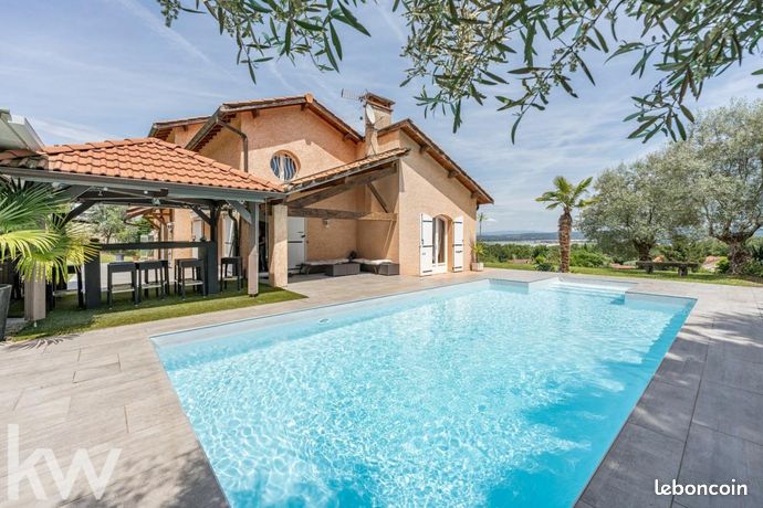 Maison 5 pièces 207 m²