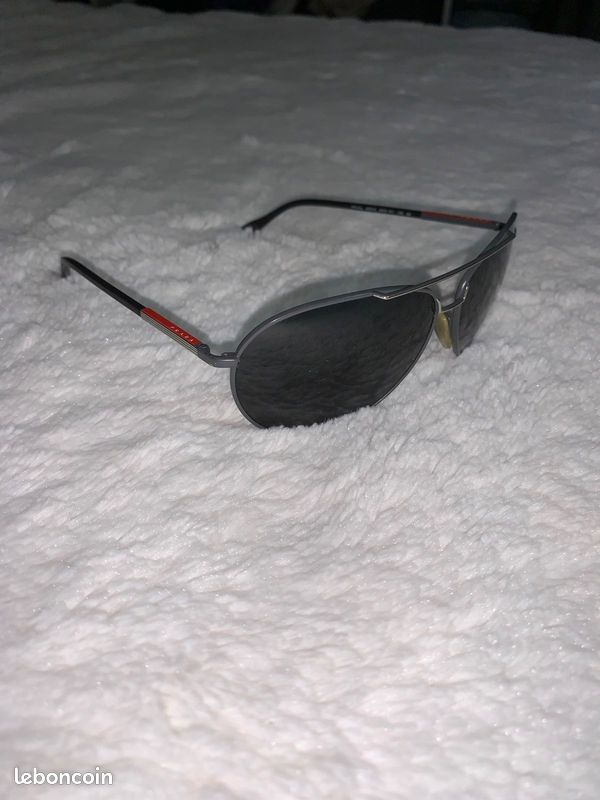 Lunette de soleil prada (image 1)