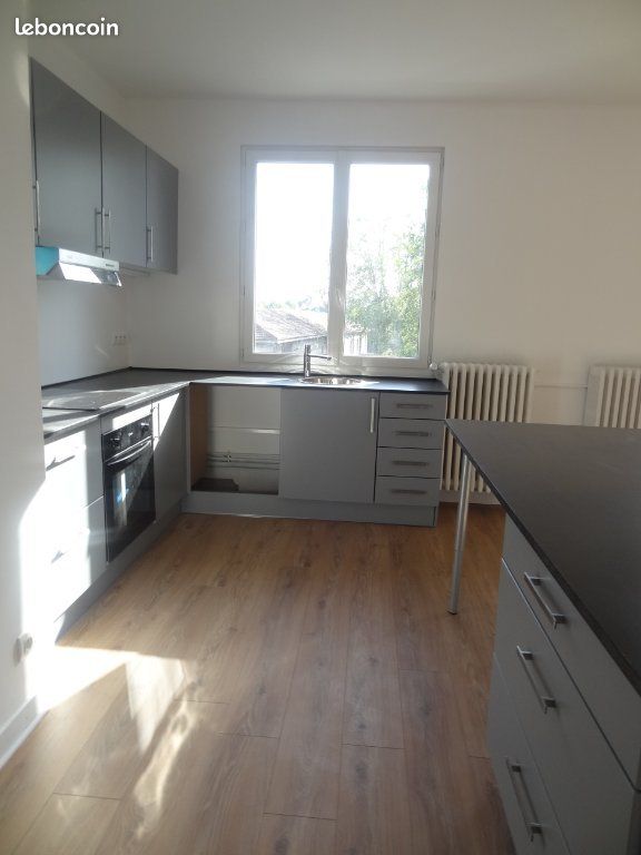 Appartement 3 pièces 69 m² · à Saint-Étienne · 69 m² · 570 €