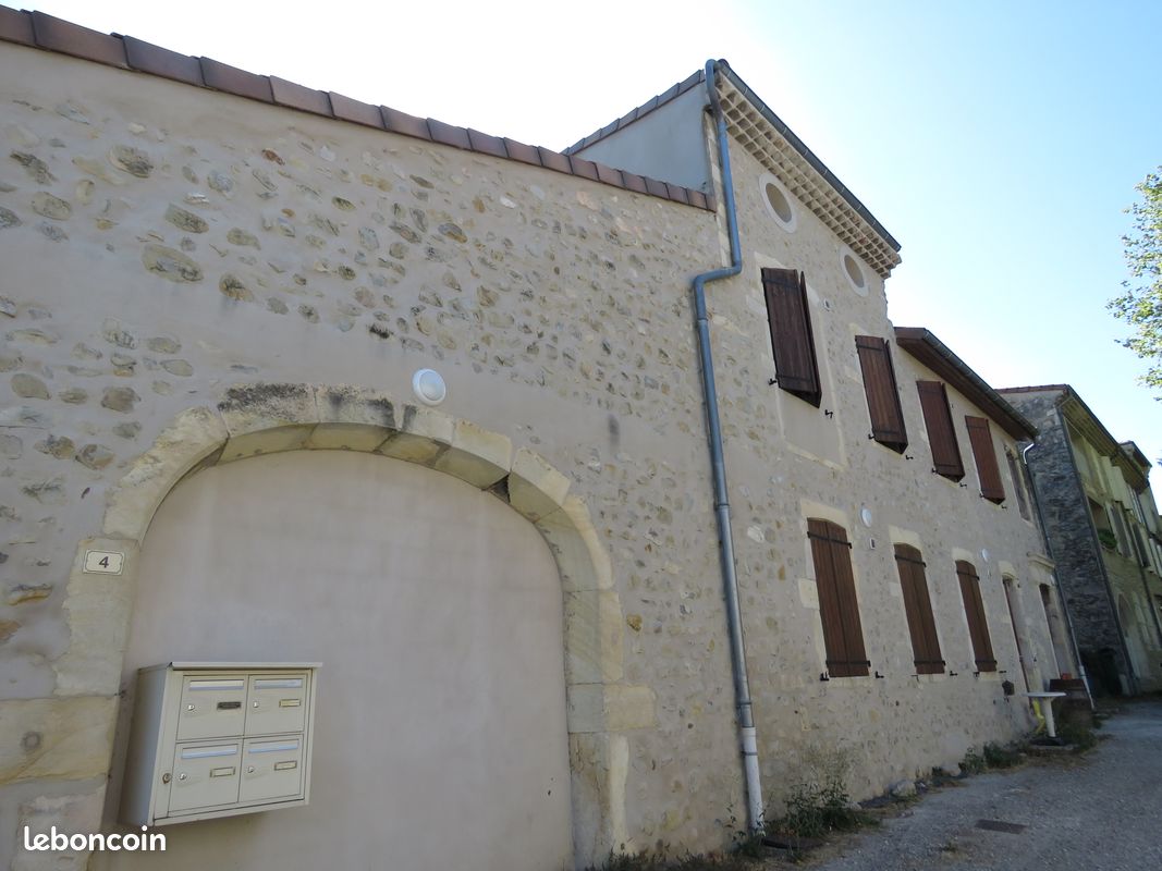Appartement 1 pièce 77 m² · aux Tourrettes · 77 m² · 471 €/mois
