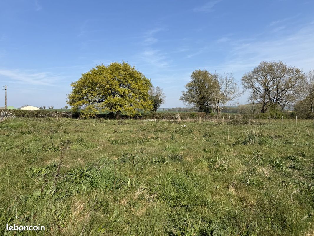 Terrain 1512 m² · à Loge-Fougereuse · 1 512 m² · 18 000 €