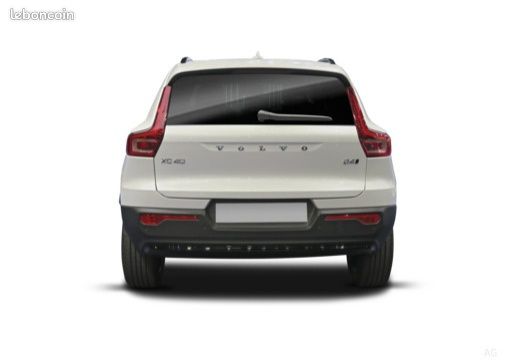 VOLVO XC40 B3 163 ch DCT7 Black Edition (image 4)