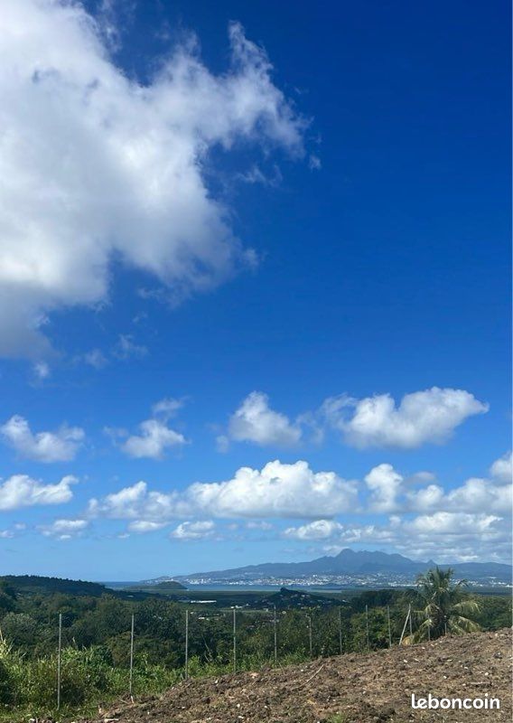 Terrain 1835 m² · à Rivière-Salée · 1 835 m² · 300 000 €