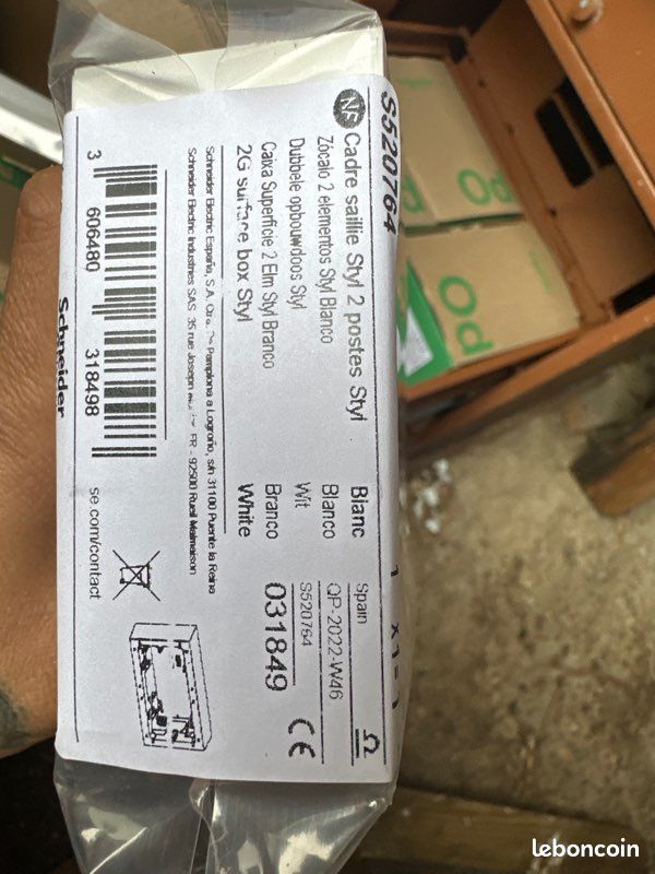 Cadre saillie styl 2 poste S520764 (image 4)