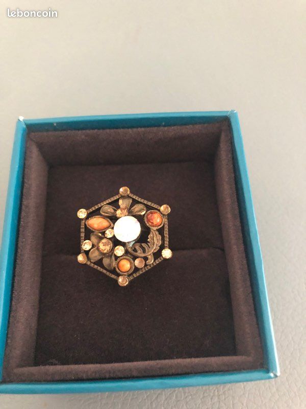 Bague fantaisie style ancien marron (image 1)