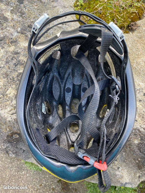 Casque vélo MET, réglable, bon état (image 4)