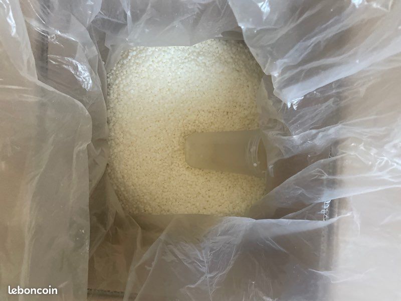 Cire pour bougie (image 1)