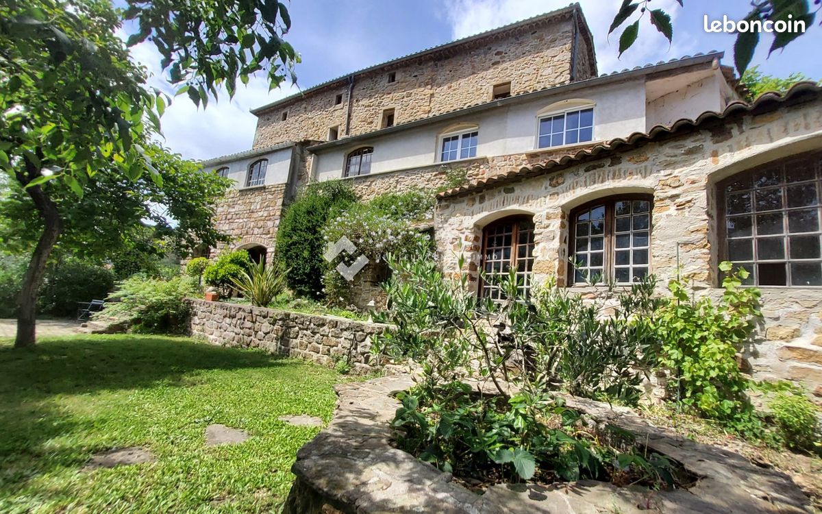 Maison 13 pièces 278 m² · à Saint-Florent-sur-Auzonnet · 278 m² · 349 000 €