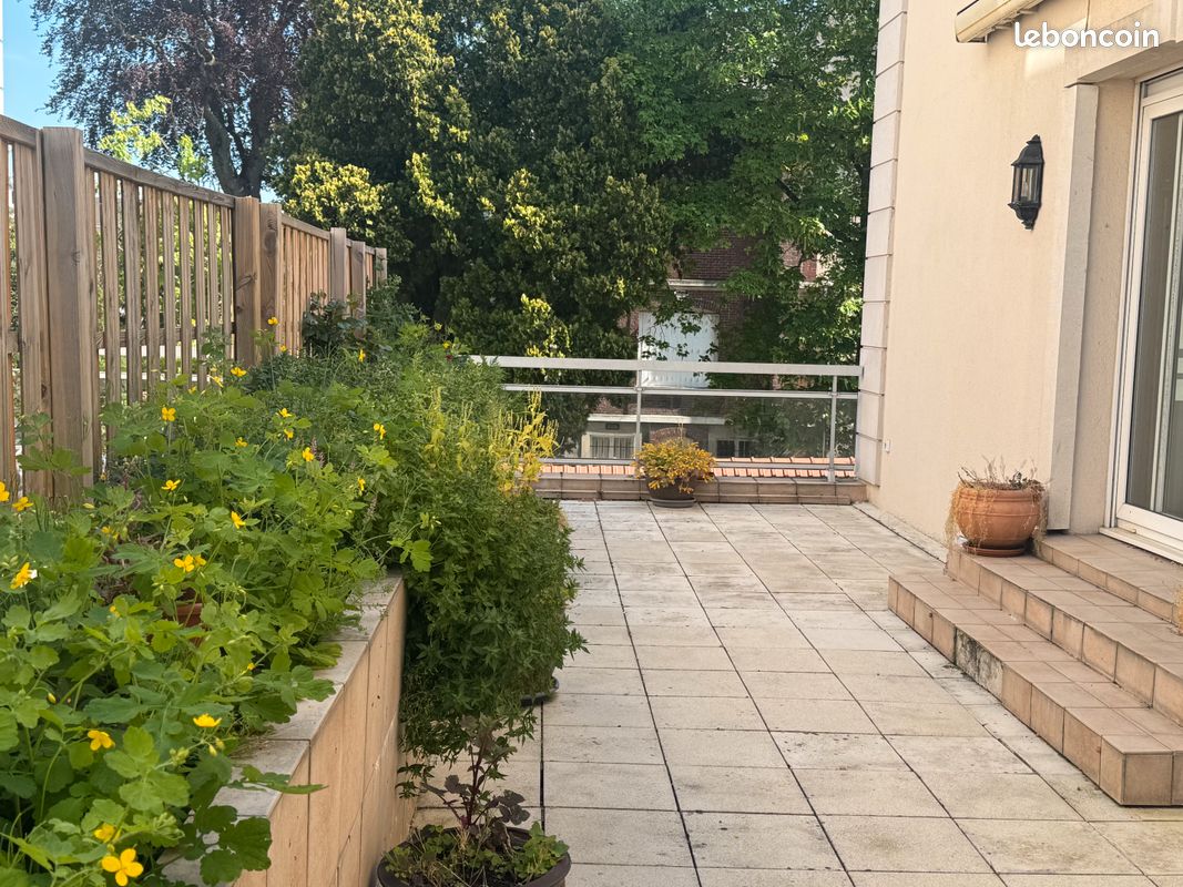Appart F4 - 100 m² - 3 chambres - terrasse- balcon - cave - parking VERNON centre (image 3)