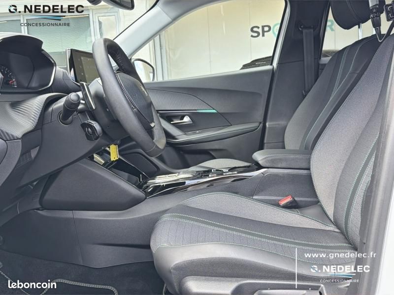 Peugeot 2008 1.2 130ch S&S Allure EAT8 / 1ère main / Entretien Peugeot (image 9)