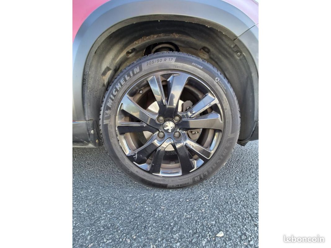 PEUGEOT 2008 1.2i PureTech 12V S&S - 110 GT Line PHASE 2 (image 24)