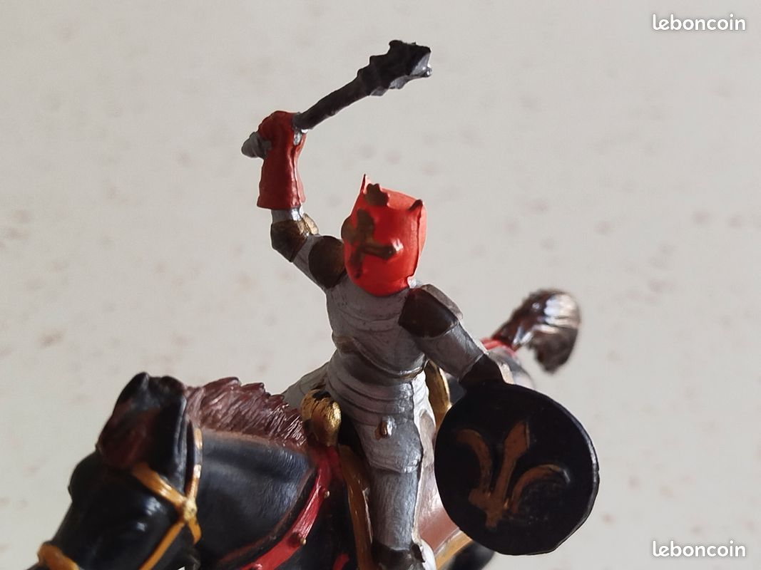 Figurine Starlux Chevalier à Cheval Avec Robe, Moyen Âge, échelle 1/32 (60mm), Français