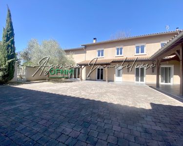 Maison 660 000 € - 365 m²