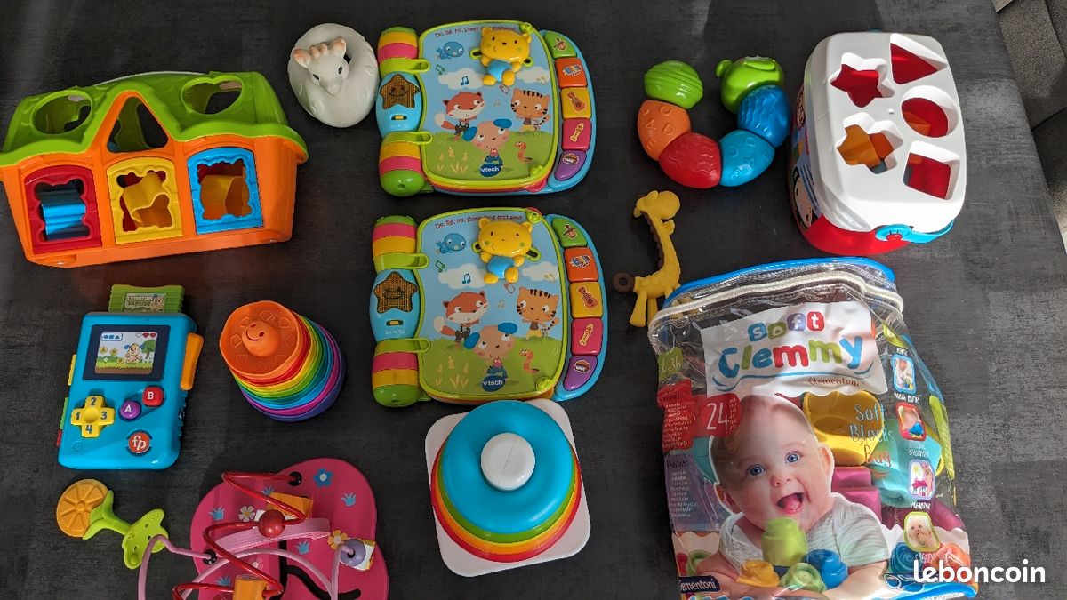 Lot jouets fille et garcon (image 1)