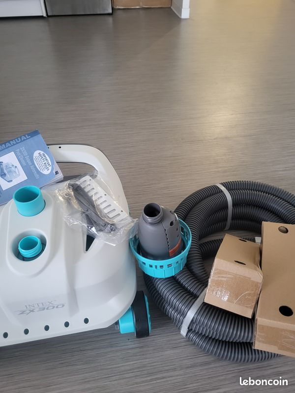 Robot piscine Les robots avec brosses rotatives offrent un nettoyage plus optimal car ils décrassent le fond et aspirent tous les résidus (image 3)