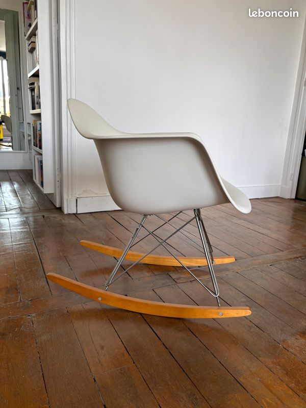 Vitra Eames RAR blanche – fauteuil à bascule design Charles & Ray Eames (image 4)
