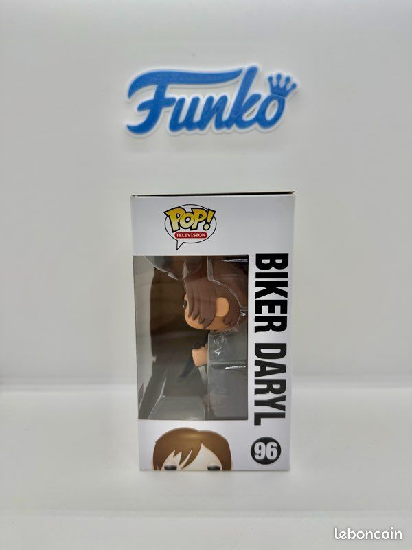 Figurine Funko POP Daryl avec chien (The Walking Dead) #1182