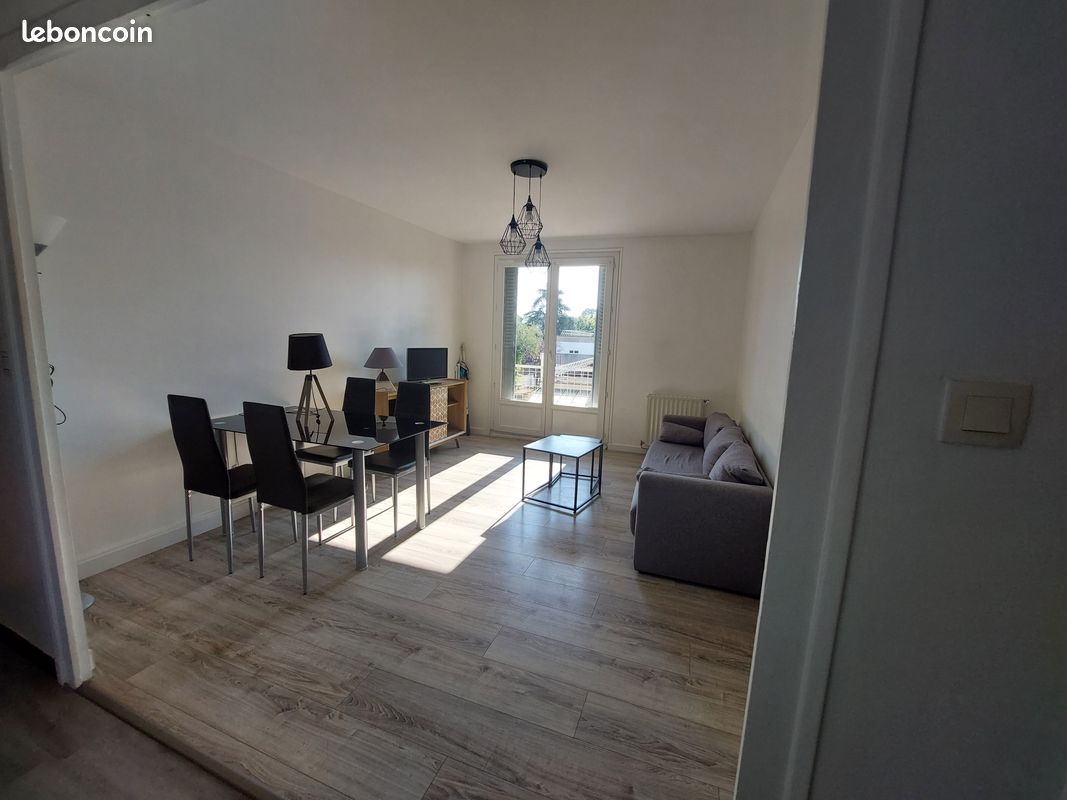 Appartement 3 pièces 53 m² · à Les Abrets en Dauphiné · 53 m² · 650 €
