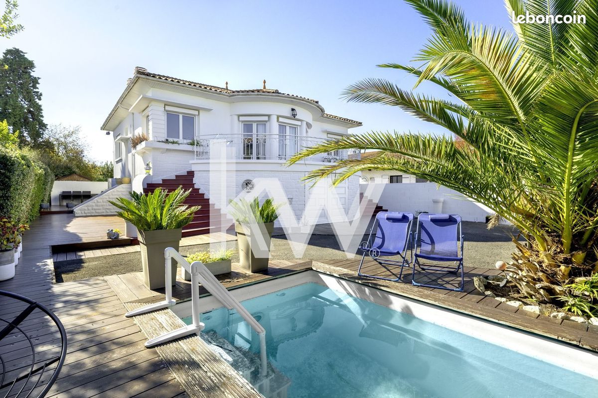 Maison 8 pièces 203 m² · à Le Haillan · 203 m² · 710 000 €