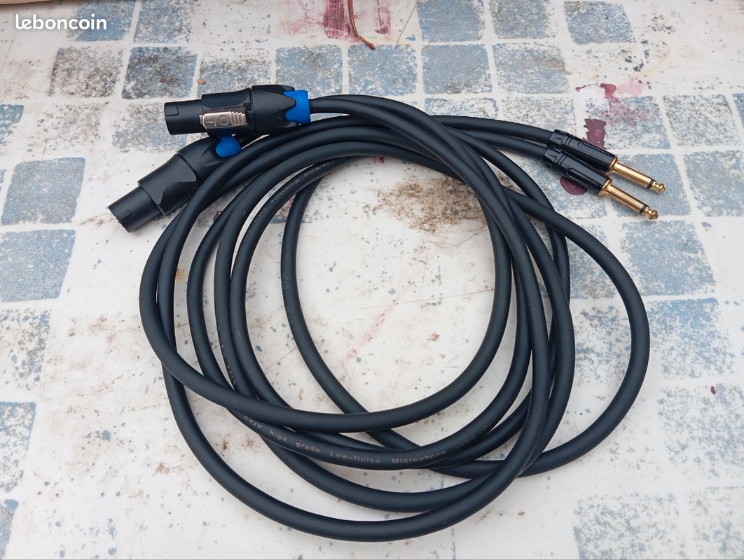 Plugger Câble HP Speakon mâle/mâle 1,5 mm²/10 m Noir
IIII (image 1)