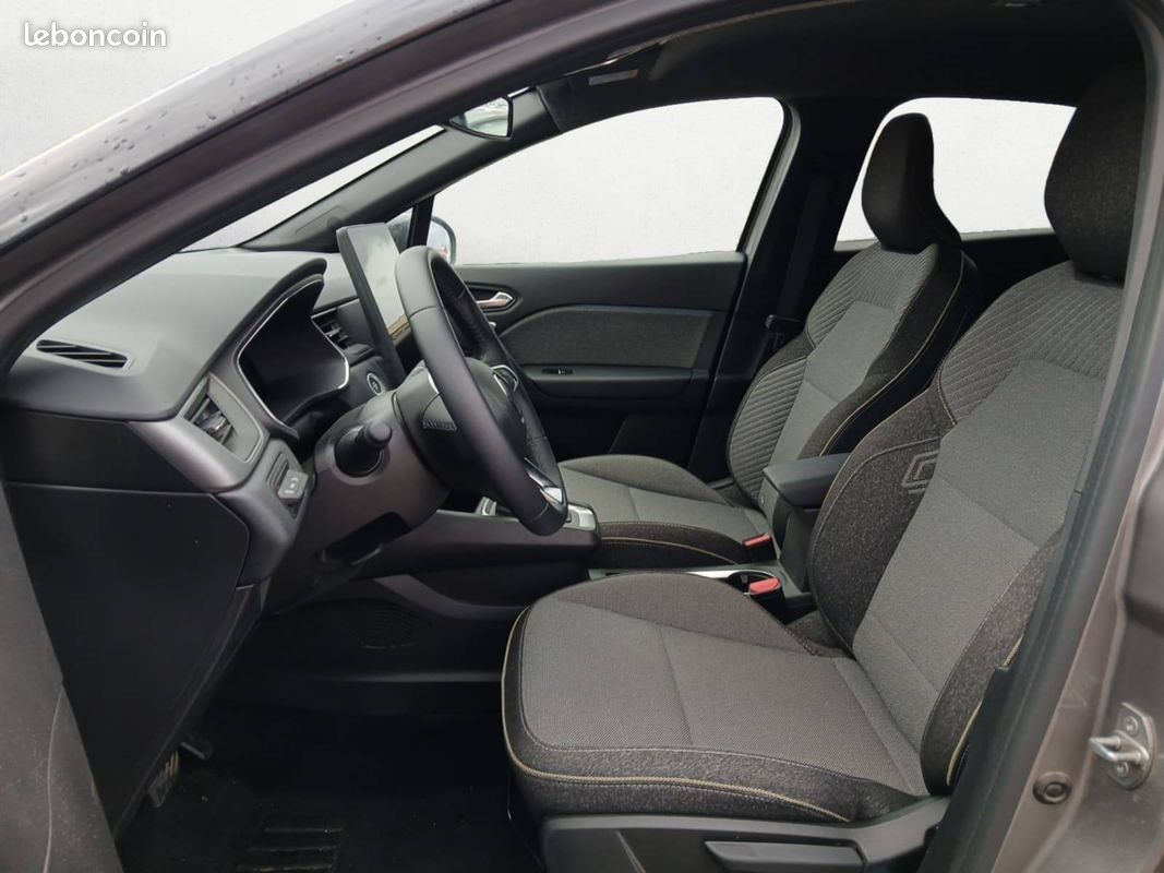 RENAULT Captur E-Tech full hybrid 145 ch Techno (image 10)