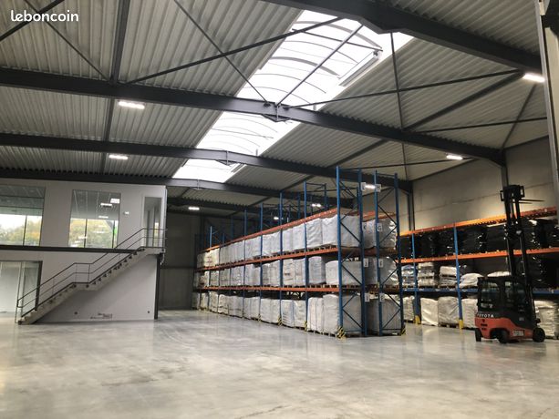 https://img.leboncoin.fr/api/v1/lbcpb1/images/f7/ce/3a/f7ce3a5bcfe2f3f3493180b3a9fbc91c1c39ea5a.jpg?rule=ad-image
