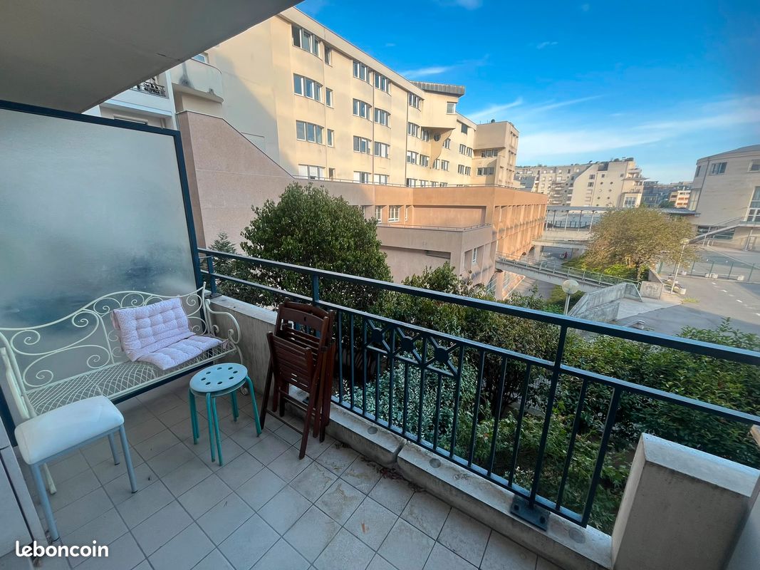 Appartement 1 pièce 25 m² · à Issy-les-Moulineaux · 24,5 m² · 980 €