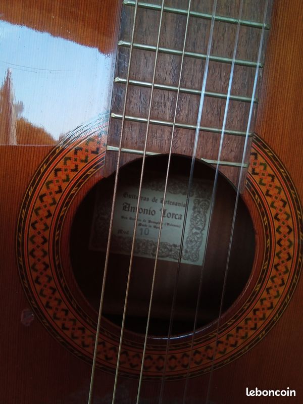 Vieille guitare classique (image 3)