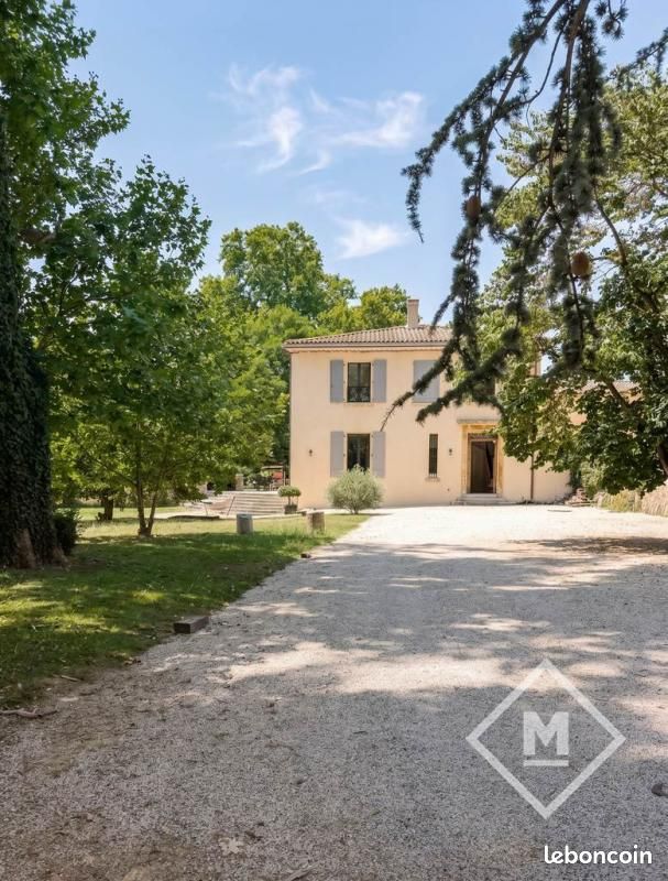 Maison 7 pièces 258 m² · à Cabriès · 258 m² · 1 250 000 €