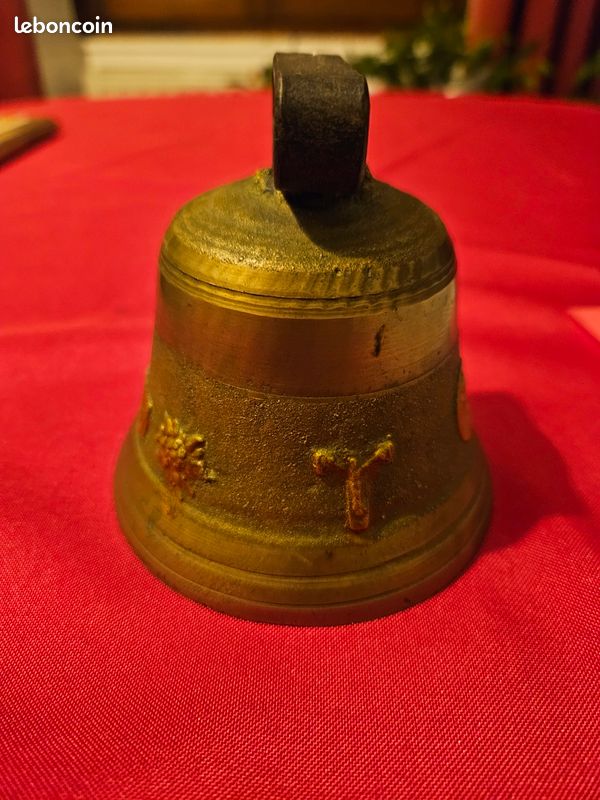 Cloche OBERTINO MORTEAU (image 10)