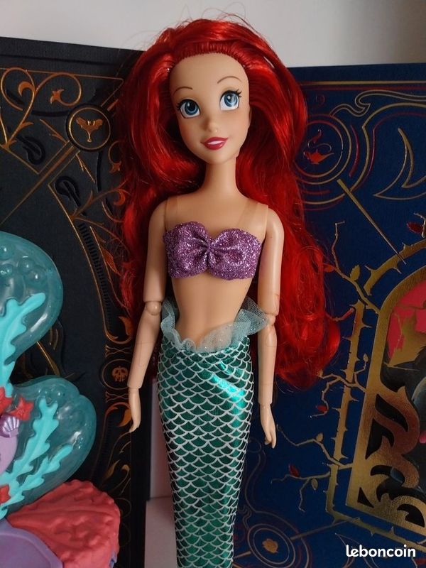 Poupée Ariel en sirène et sa coiffeuse vanity set- Coffret Disney La Petite Sirène (image 2)