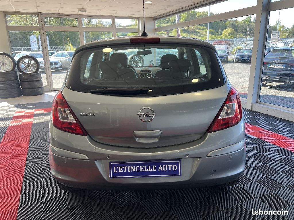 Opel Corsa 1.2 - 85 ch Twinport Graphite (image 9)