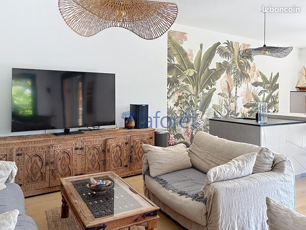 Maison 5 pièces 145 m² · à Carqueiranne · 145 m² · 3 000 €/mois