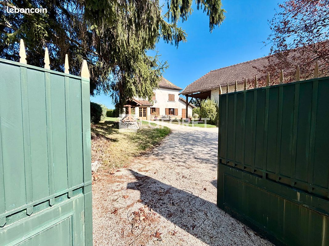 Maison 5 pièces 128 m² · à Faverges-de-la-Tour · 128 m² · 362 000 €