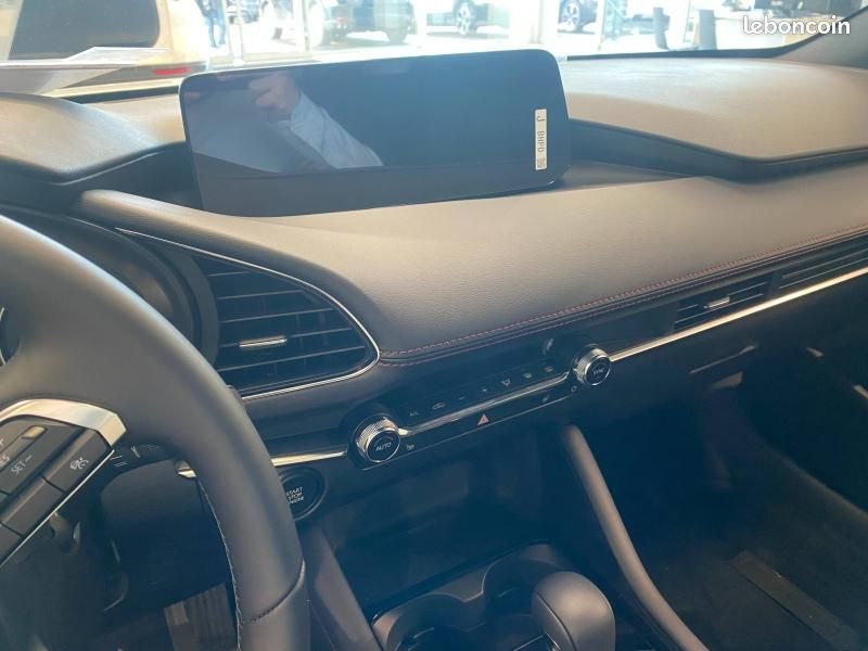 Mazda Mazda 3 2.0 e-SKYACTIV-X M-Hybrid 186ch Homura 2025 Euro6e (image 16)